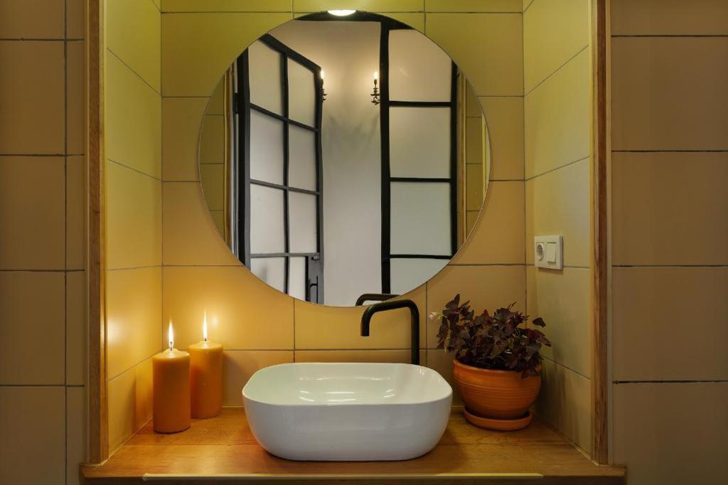 Appartamento Luxury House Tbilisi Esterno foto