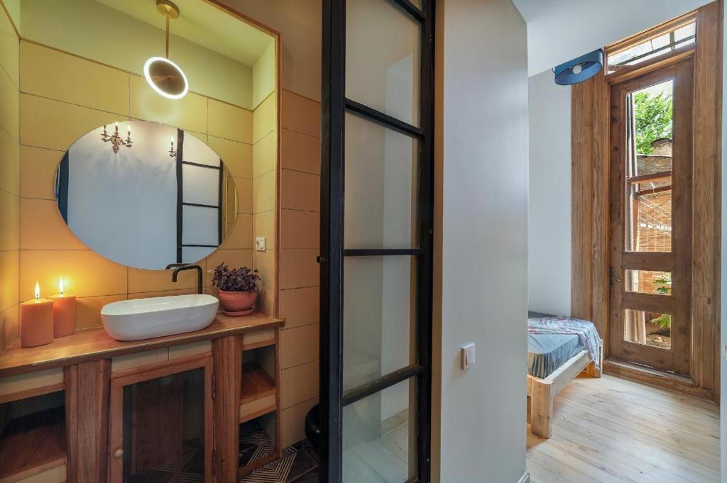 Appartamento Luxury House Tbilisi Esterno foto